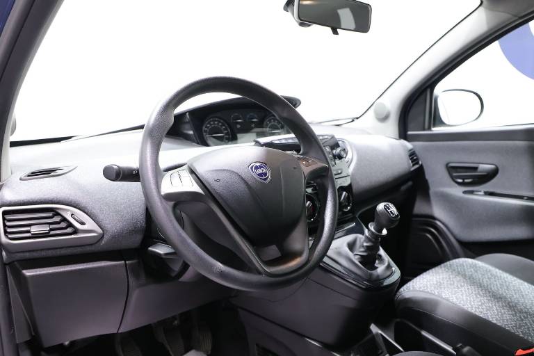 LANCIA Ypsilon 12