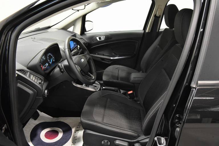 FORD EcoSport 4