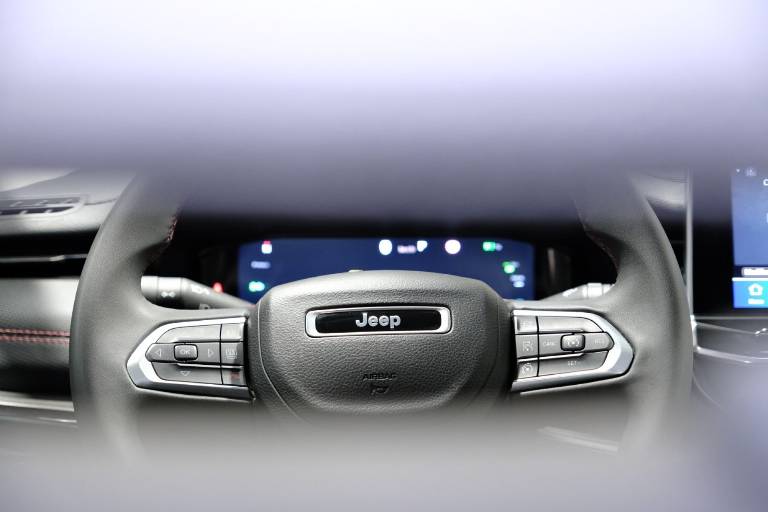JEEP Compass 47