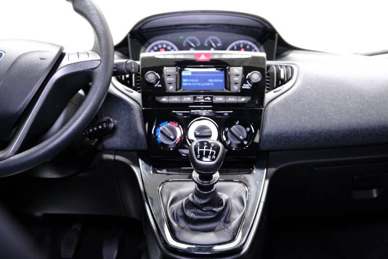 LANCIA Ypsilon 35