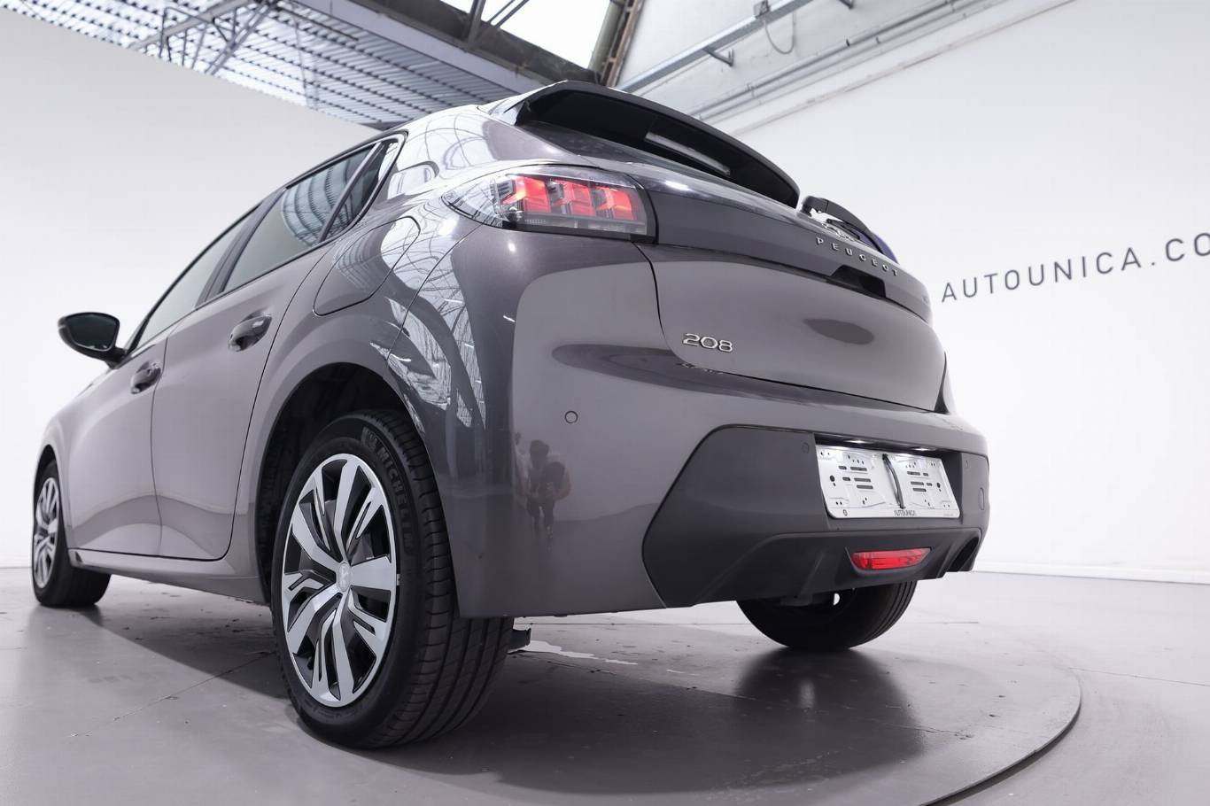 PEUGEOT 208 37