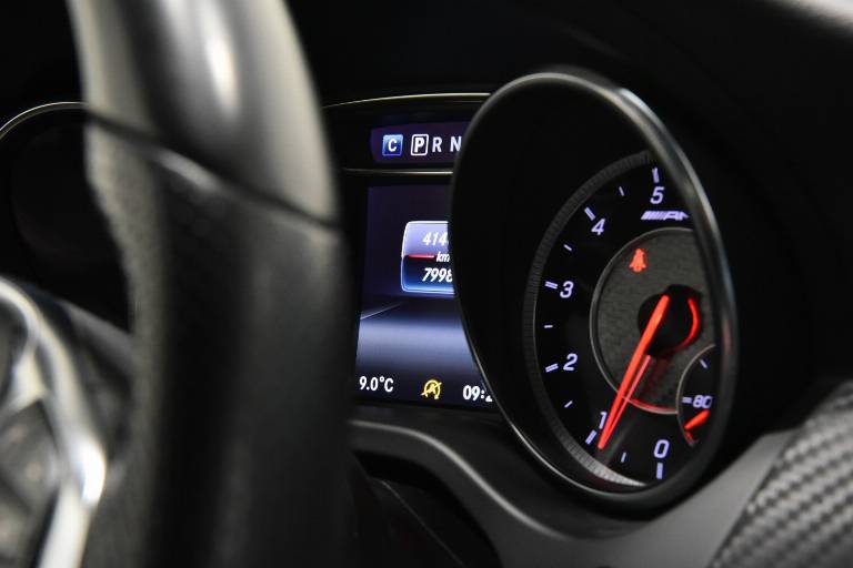 MERCEDES-BENZ A 45 AMG 42