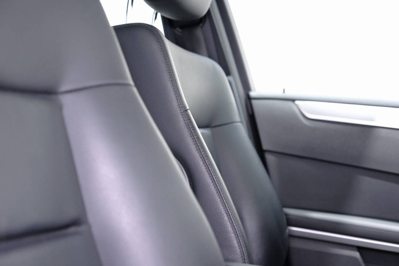 MERCEDES-BENZ E 250 71