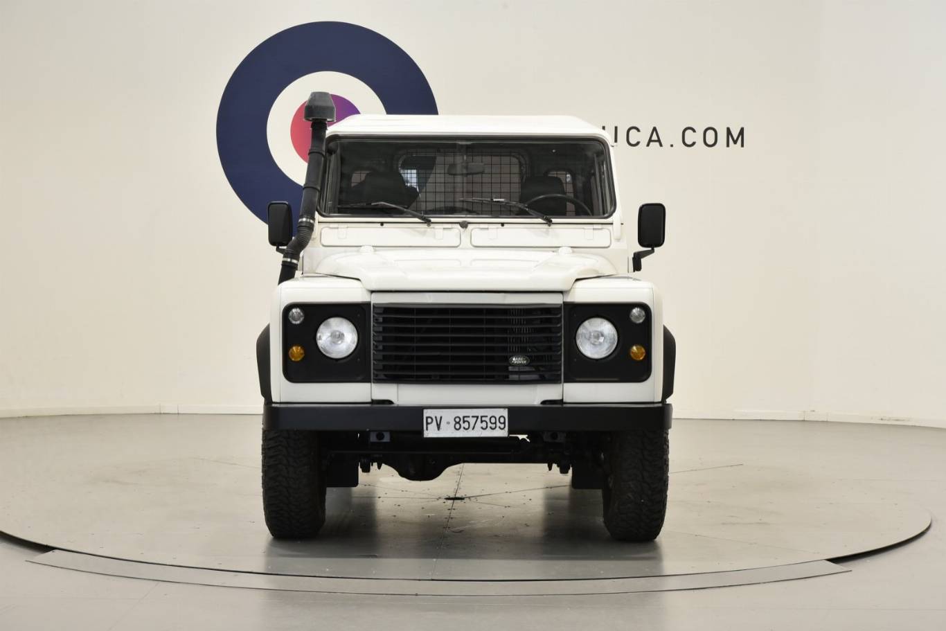 LAND ROVER Defender 5
