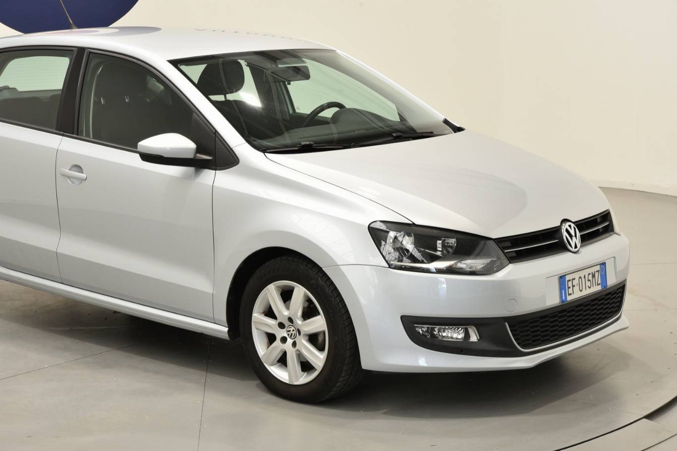 VOLKSWAGEN Polo 15