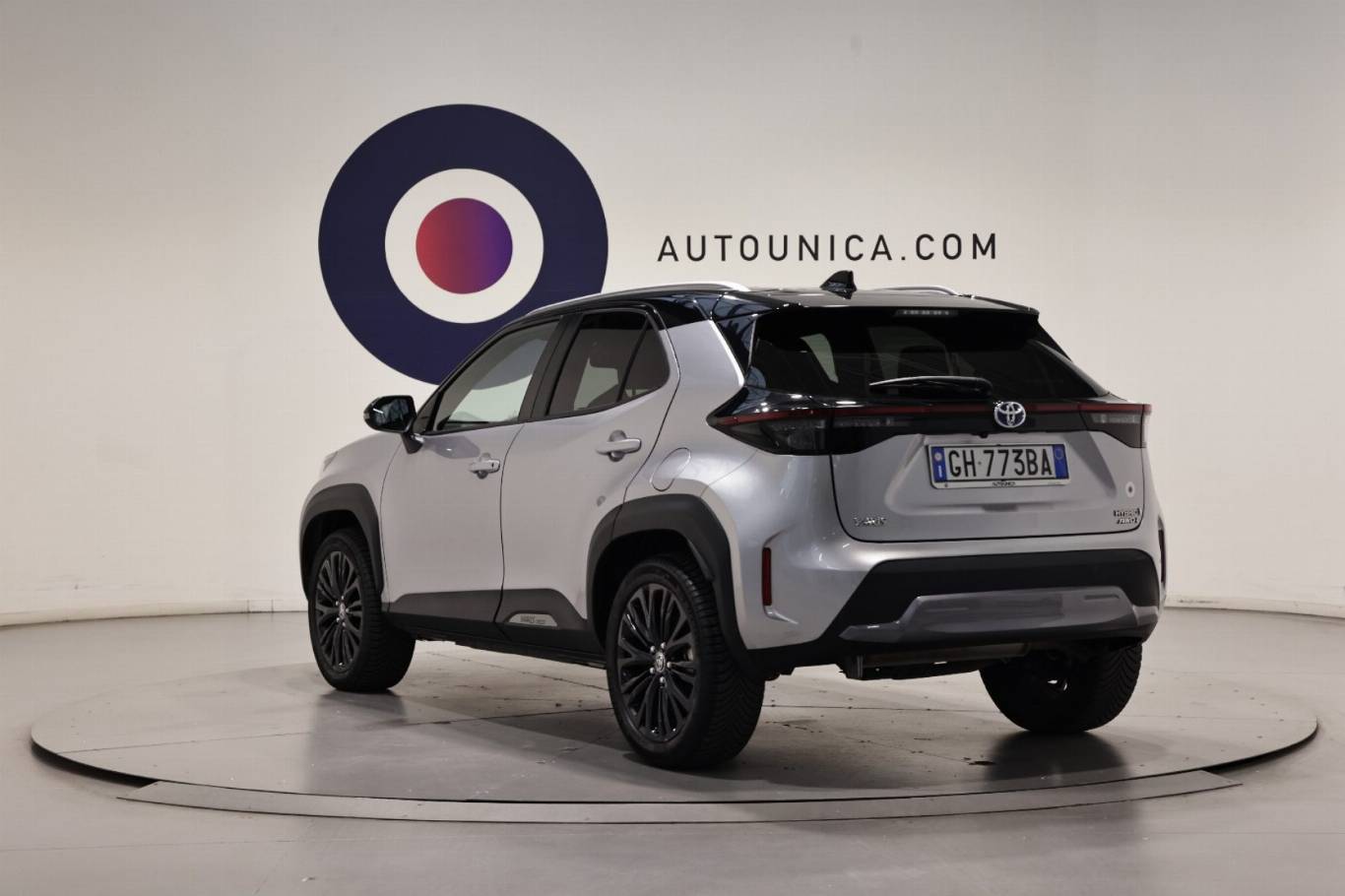 TOYOTA Yaris Cross 18