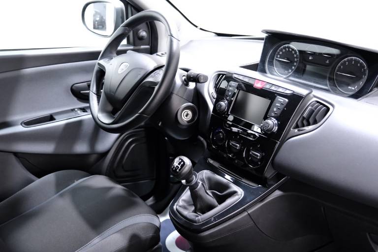 LANCIA Ypsilon 51