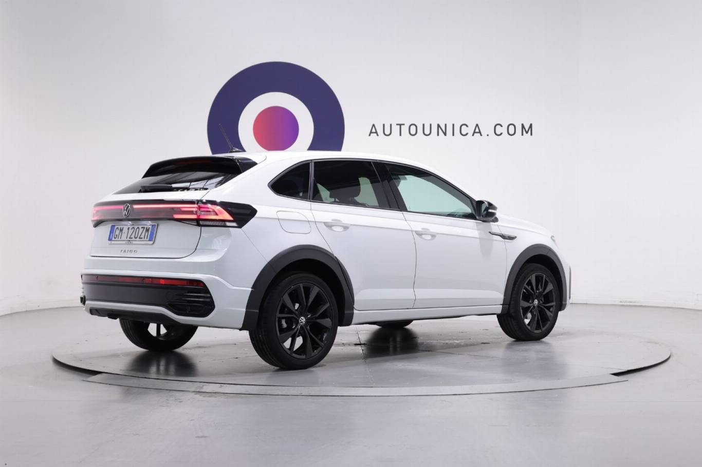 VOLKSWAGEN Taigo 16