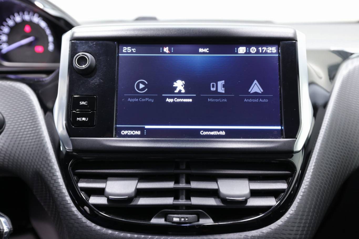 PEUGEOT 2008 9