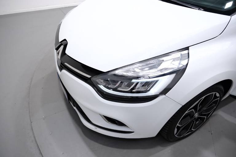 RENAULT Clio 69