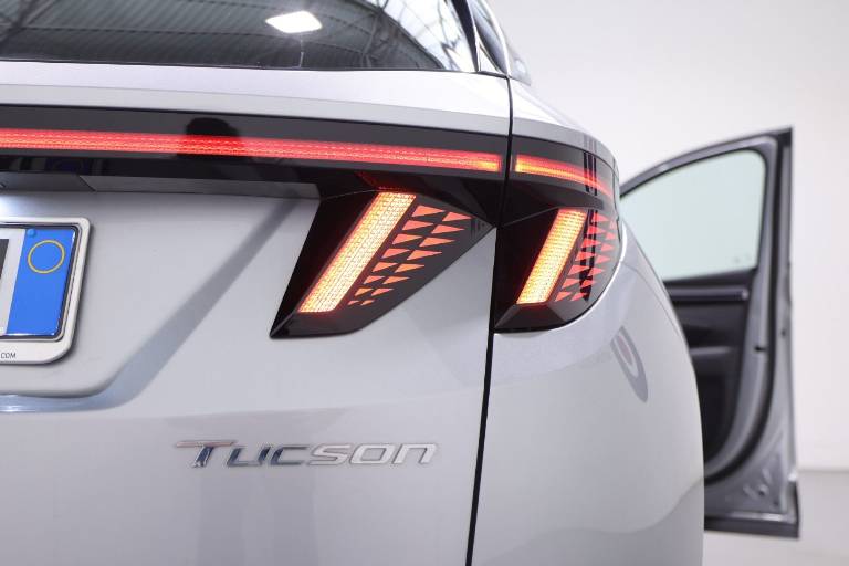 HYUNDAI Tucson 38