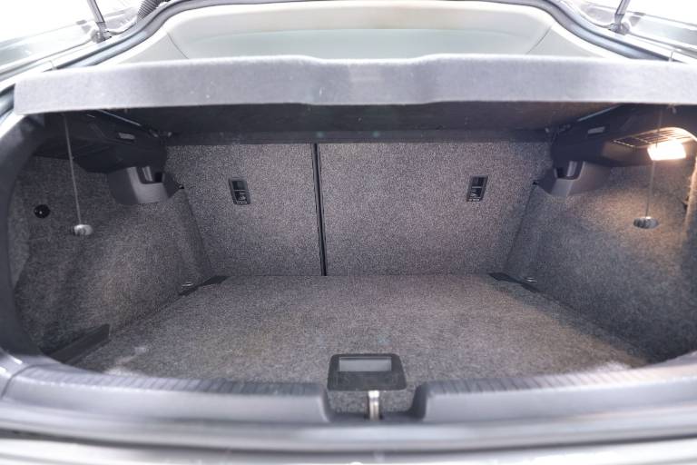 VOLKSWAGEN Polo 45