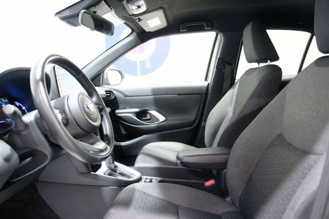 TOYOTA Yaris Cross 21