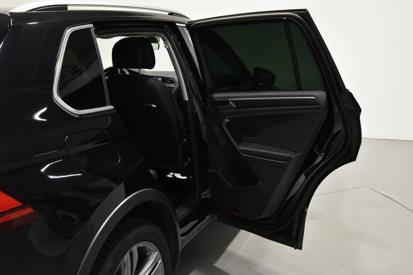 VOLKSWAGEN Tiguan 49