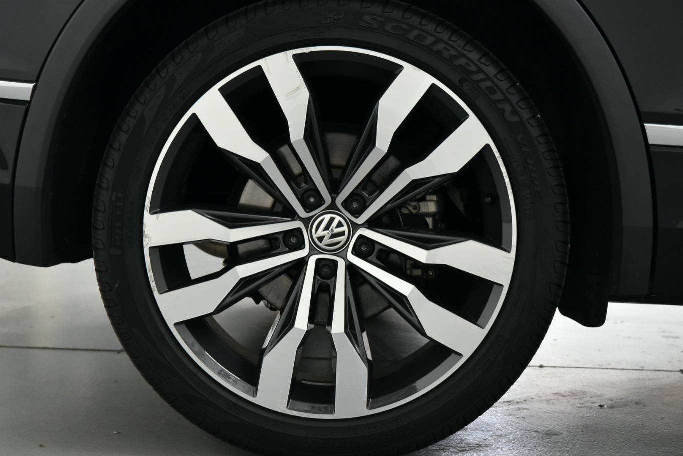 VOLKSWAGEN Tiguan 20
