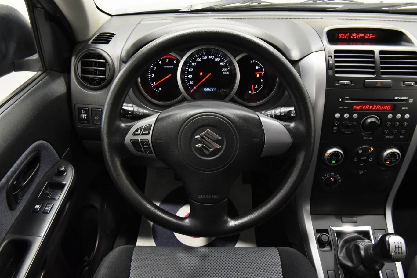 SUZUKI Grand Vitara 23