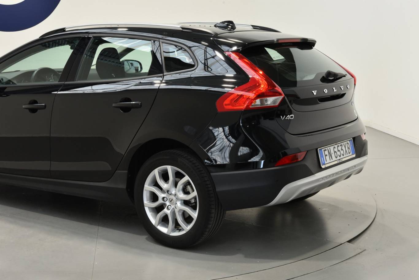 VOLVO V40 Cross Country 38