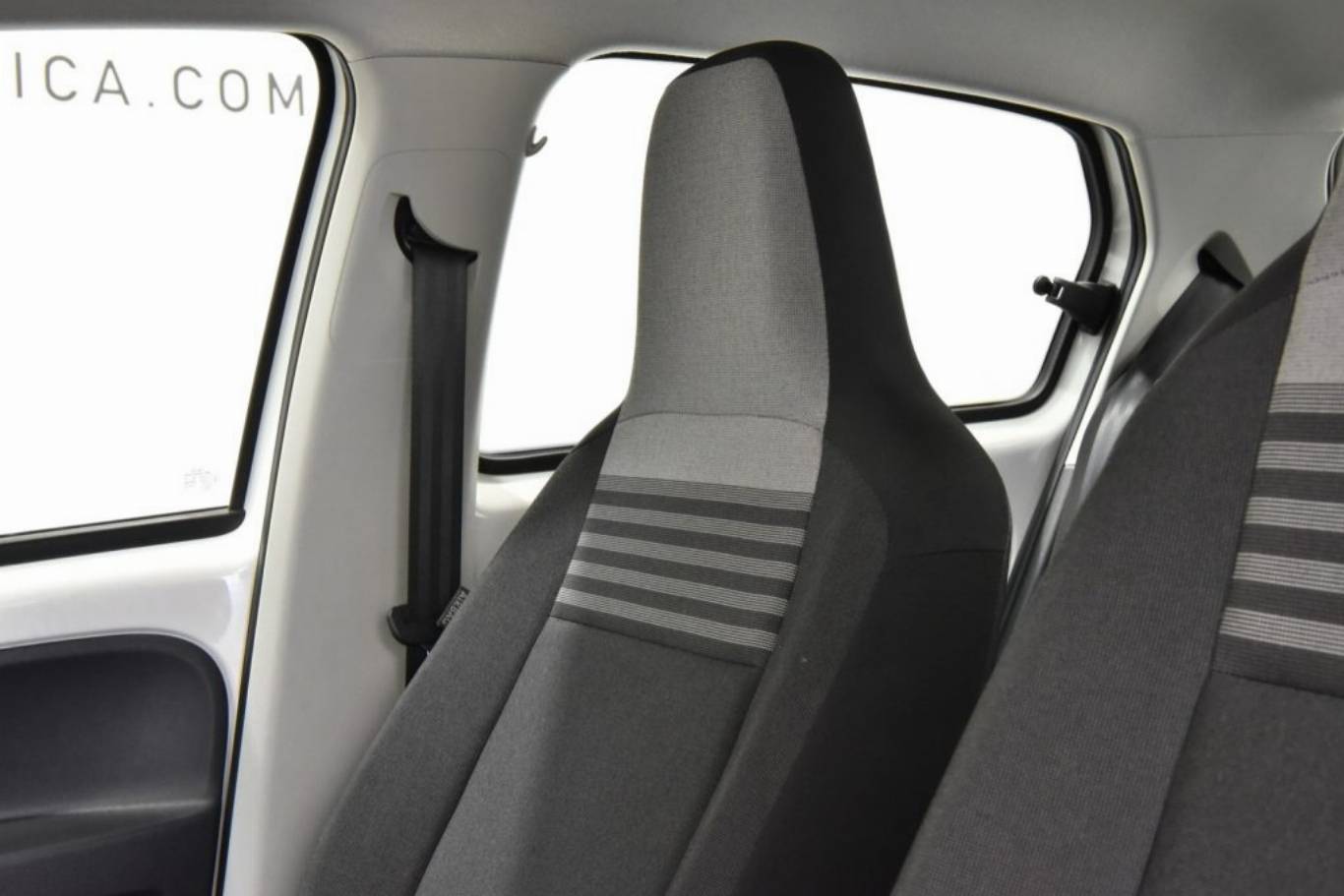 VOLKSWAGEN Up! 42