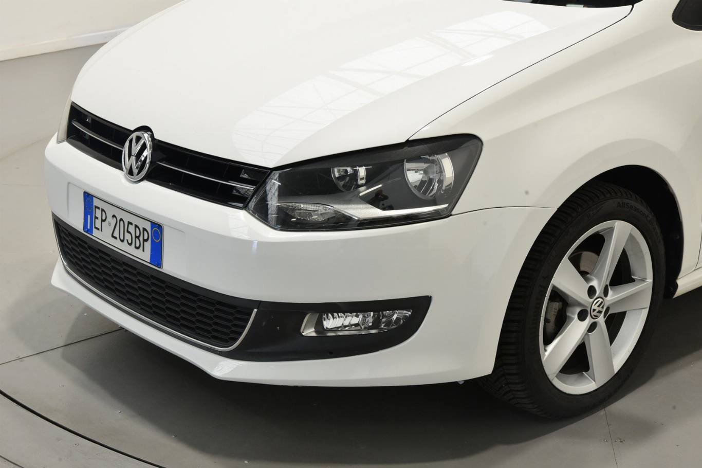 VOLKSWAGEN Polo 35