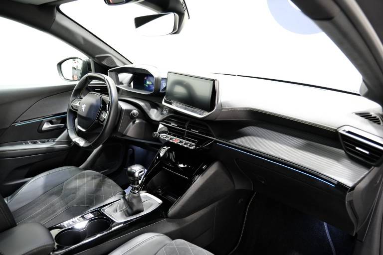 PEUGEOT 208 65
