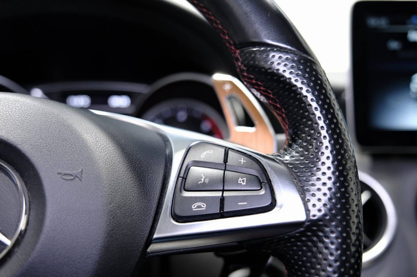 MERCEDES-BENZ CLA 220 20