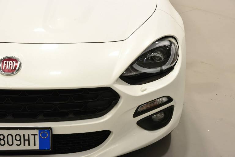 FIAT 124 Spider 18