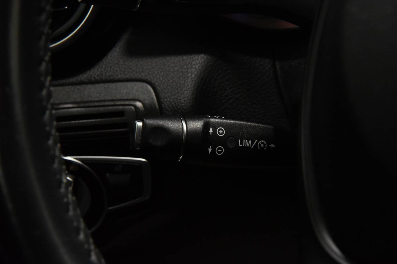 MERCEDES-BENZ C 200 26