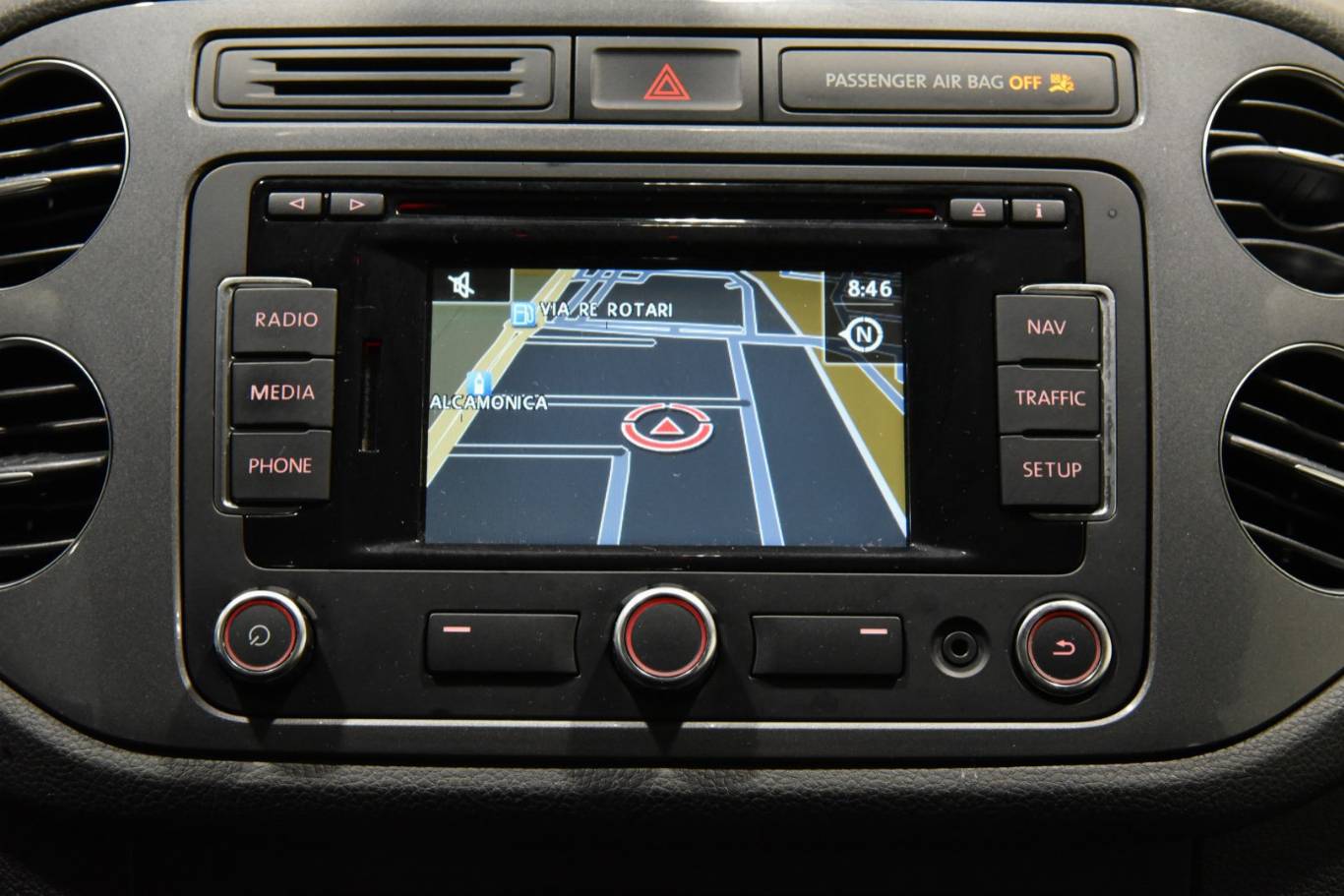 VOLKSWAGEN Tiguan 10