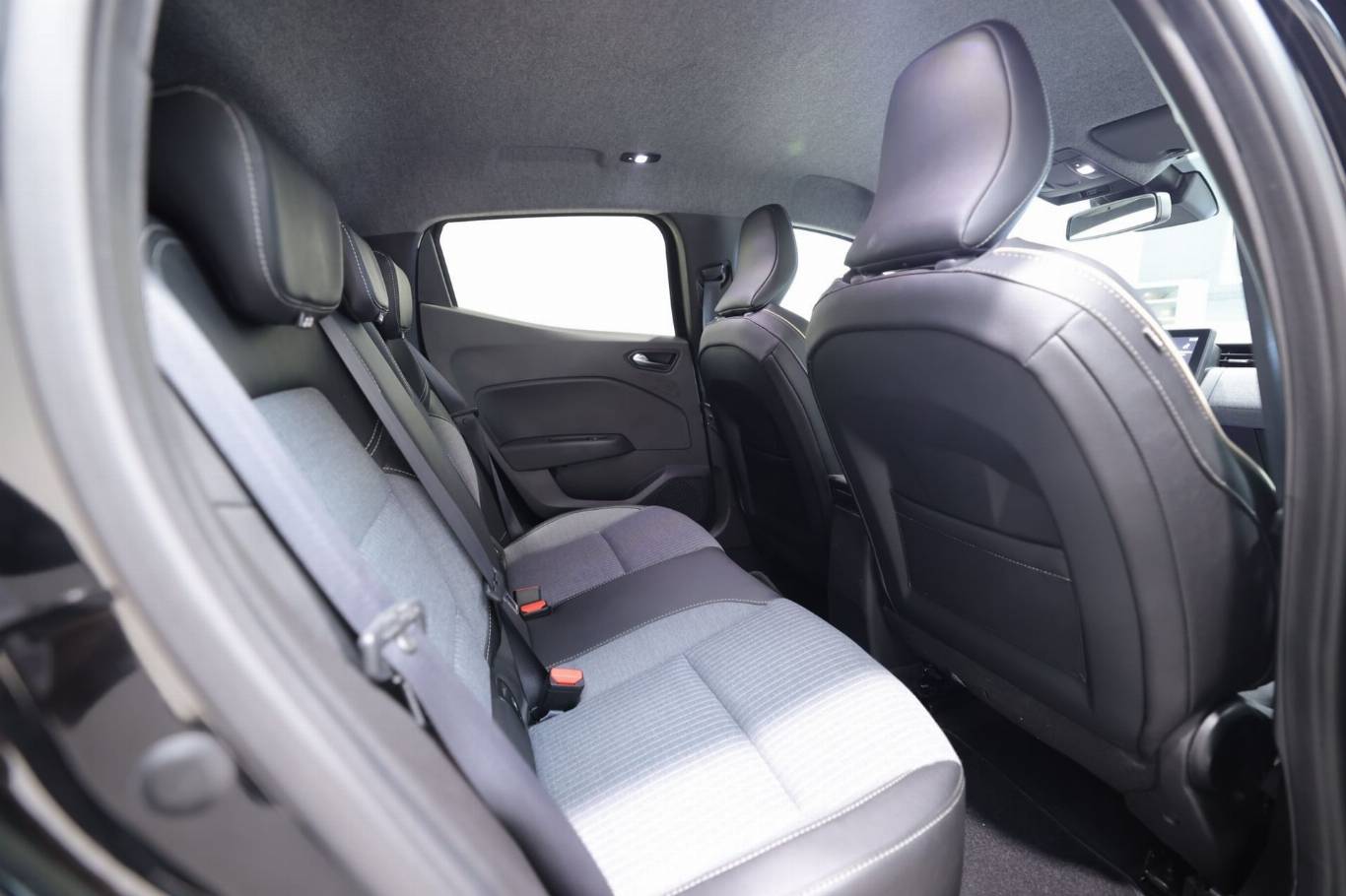 RENAULT Clio 47
