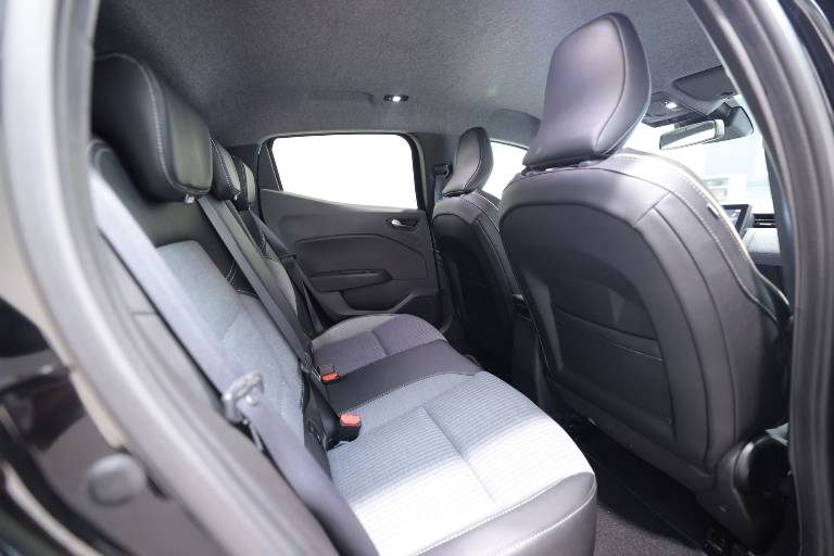 RENAULT Clio 47