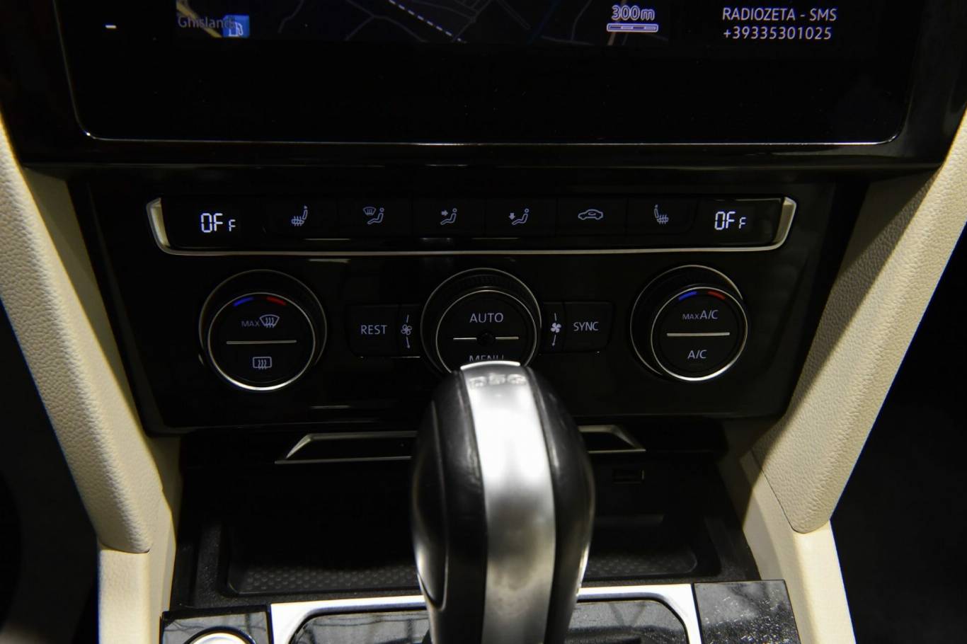 VOLKSWAGEN Passat Variant 11