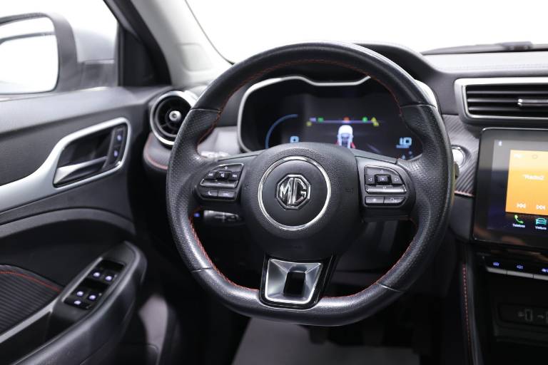 MG ZS 41