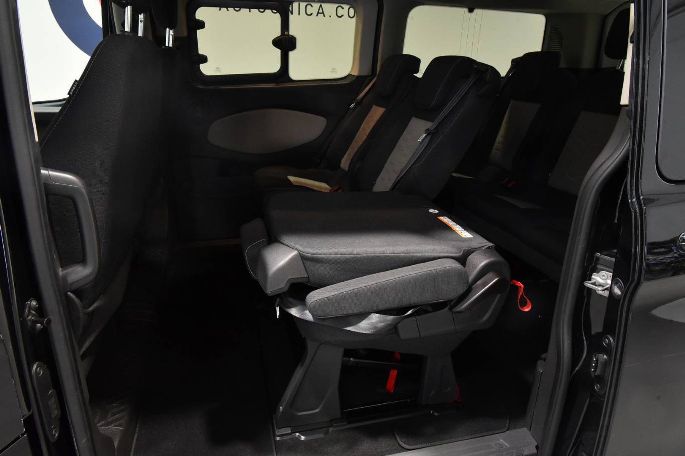 FORD Tourneo Custom 32