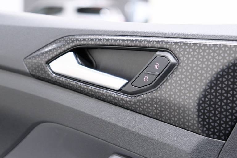 VOLKSWAGEN T-Cross 34