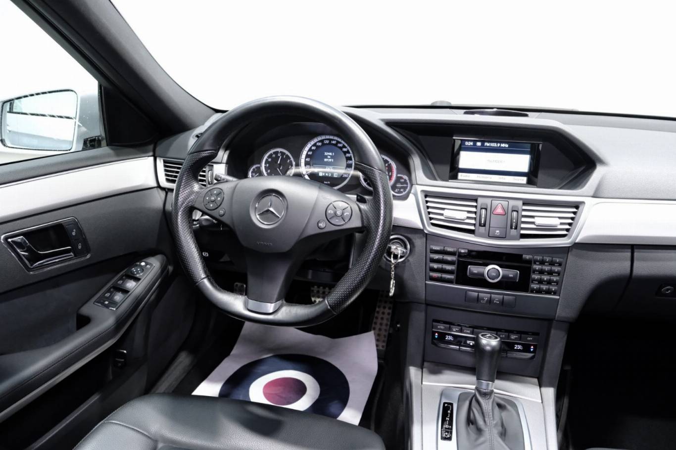 MERCEDES-BENZ E 250 47