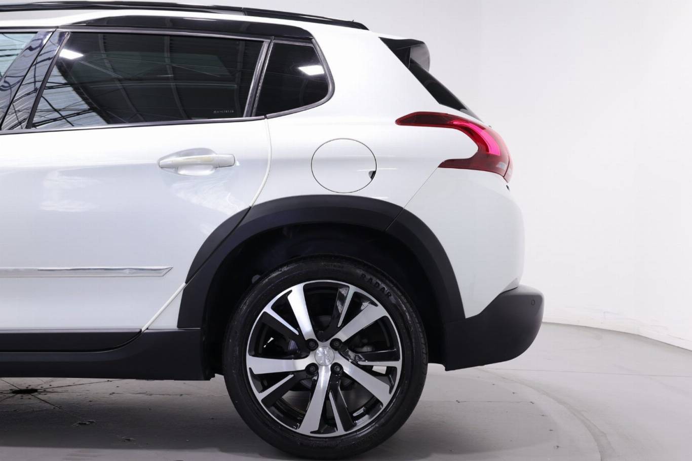 PEUGEOT 2008 37