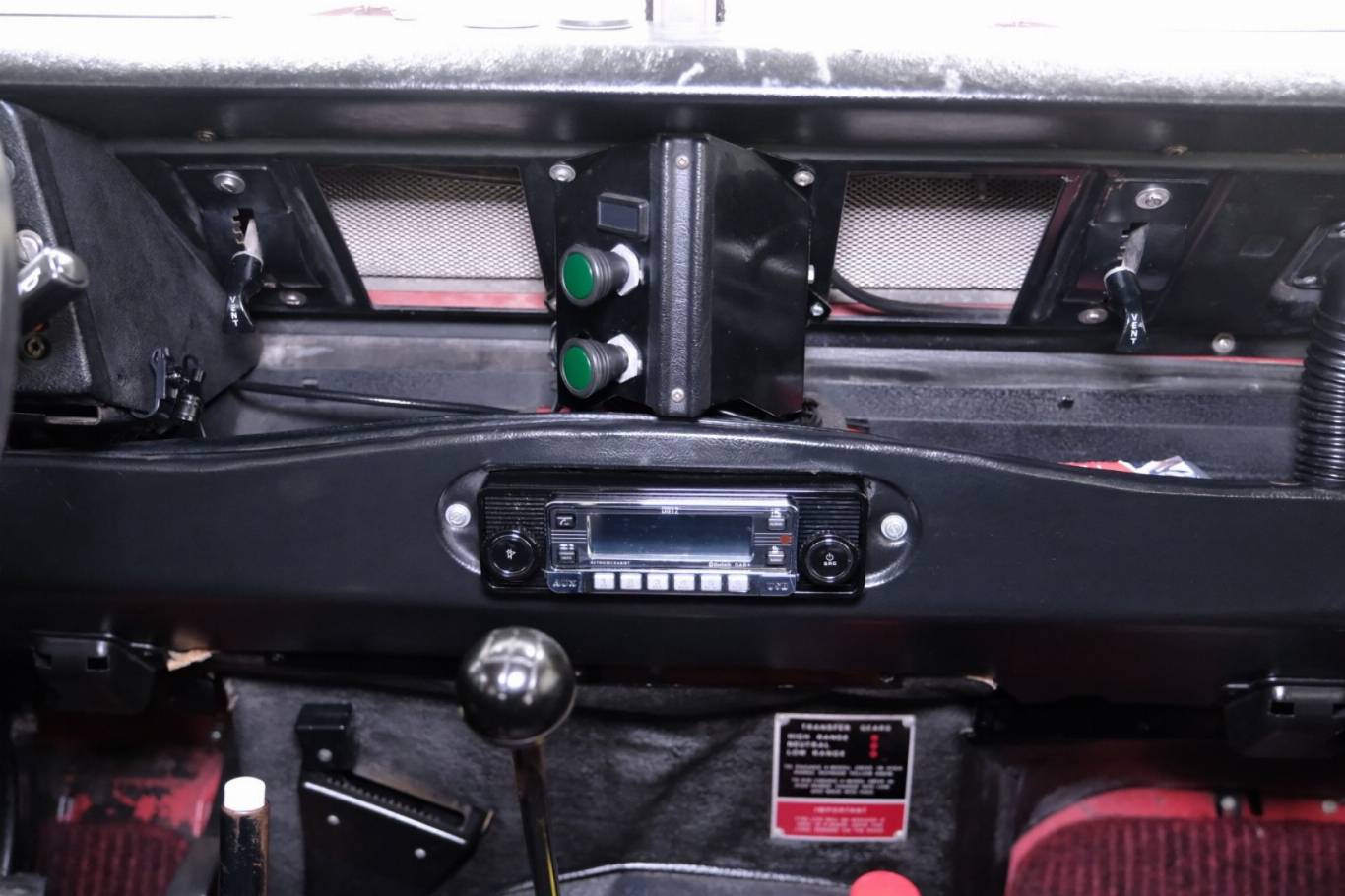 LAND ROVER Defender 24