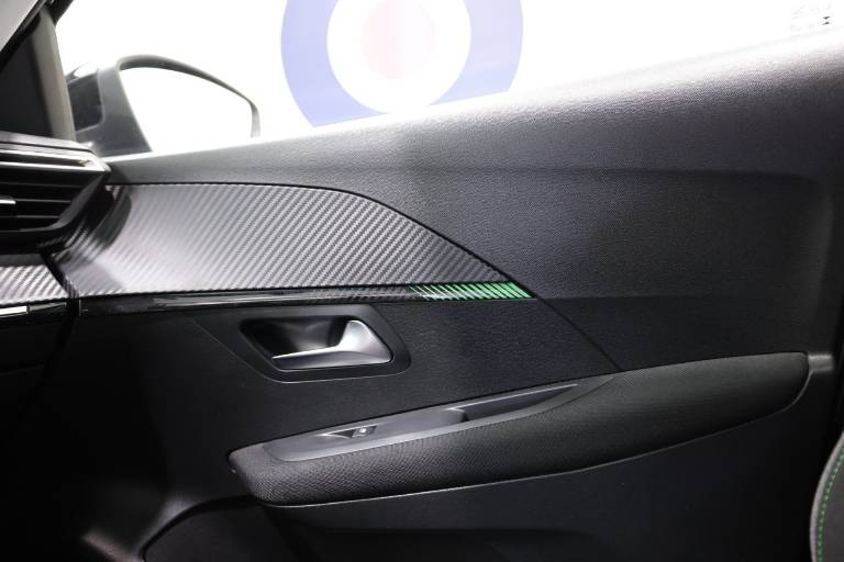 PEUGEOT 208 33