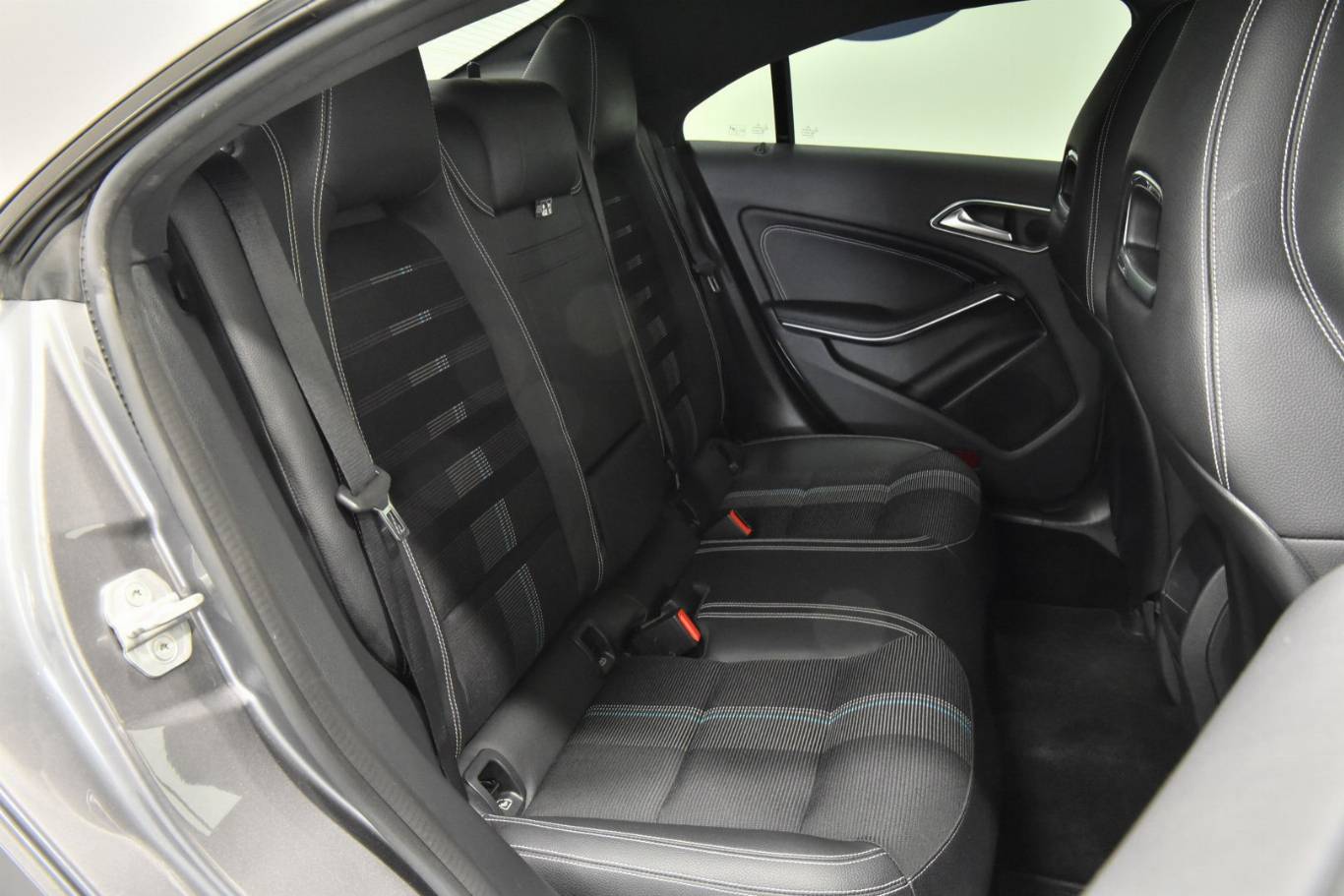 MERCEDES-BENZ CLA 200 43