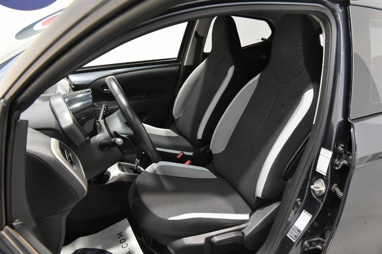 TOYOTA Aygo 4