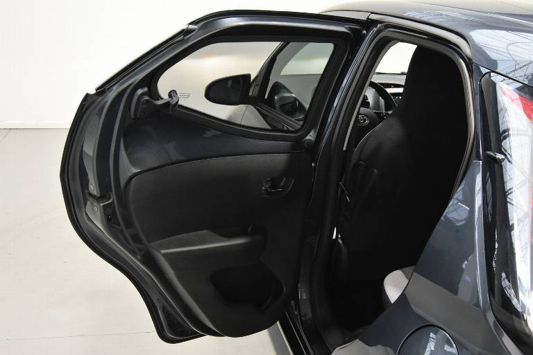 TOYOTA Aygo 36