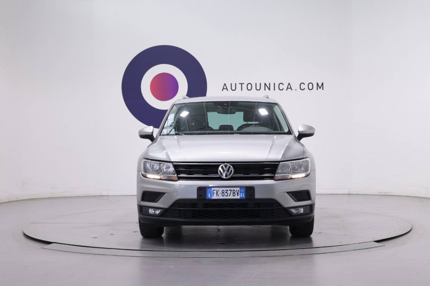 VOLKSWAGEN Tiguan 2