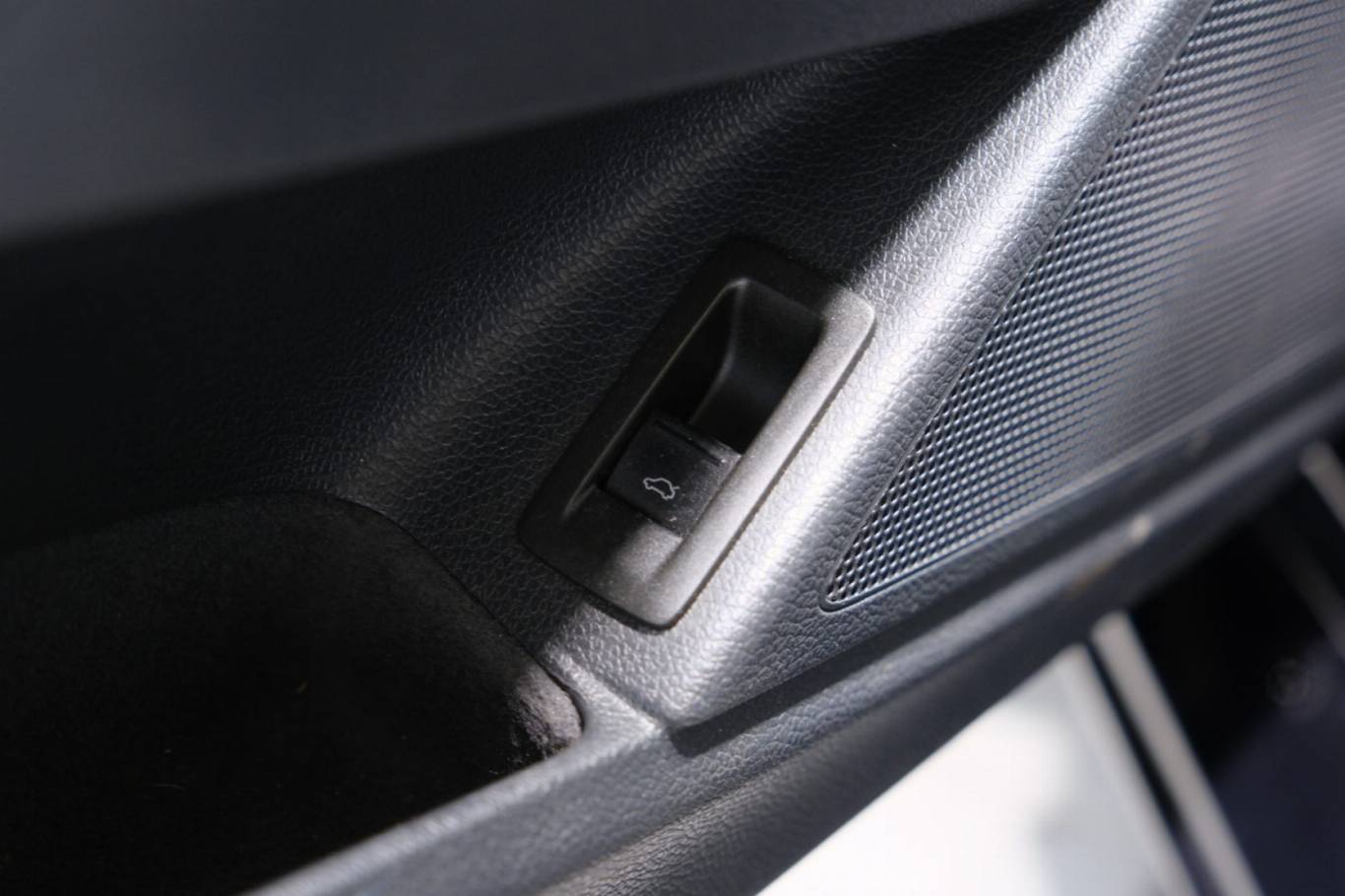 VOLKSWAGEN Scirocco 31