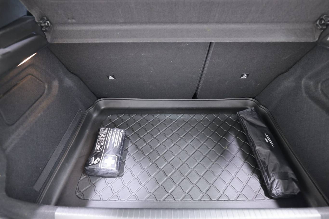 PEUGEOT 208 50