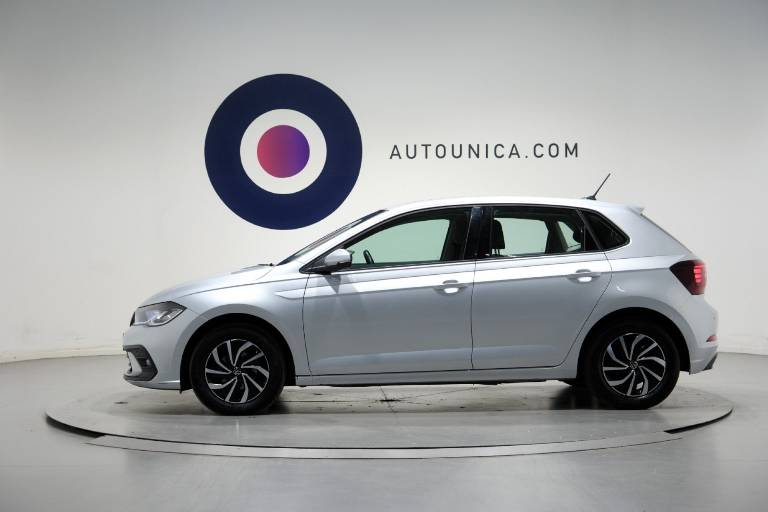 VOLKSWAGEN Polo 17