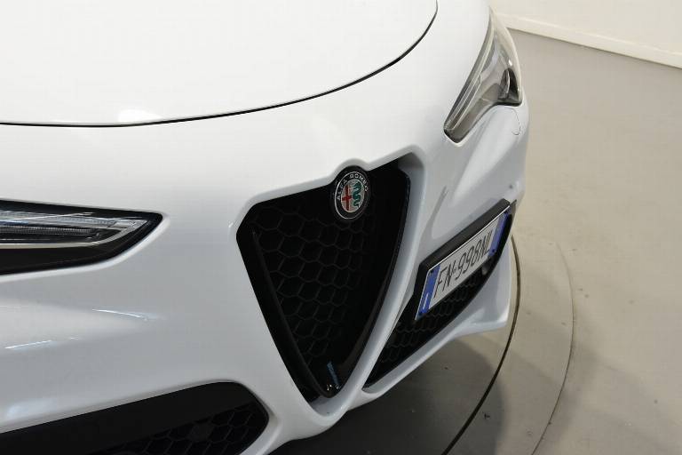 ALFA ROMEO Stelvio 52