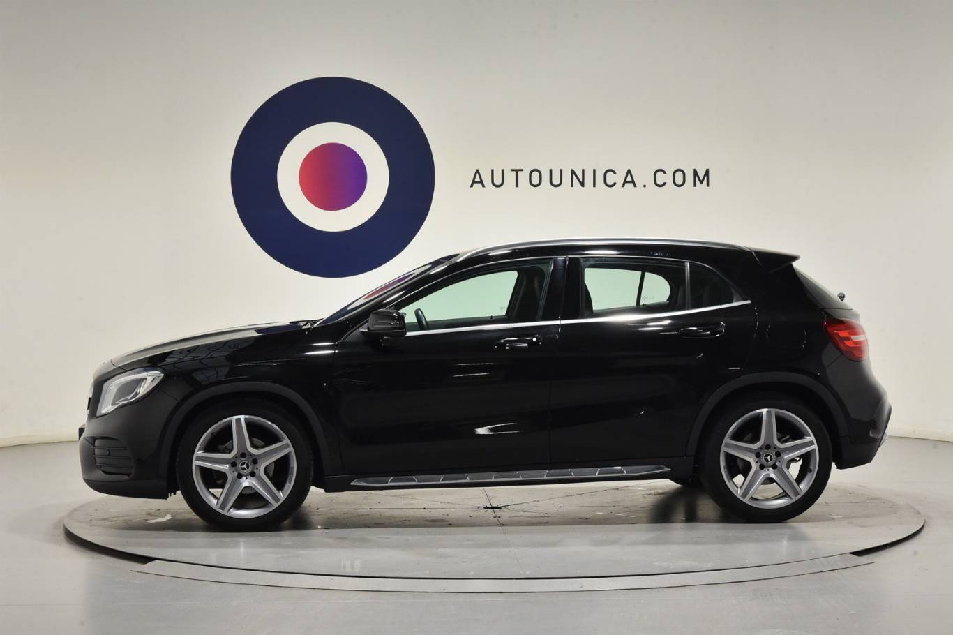 MERCEDES-BENZ GLA 180 32