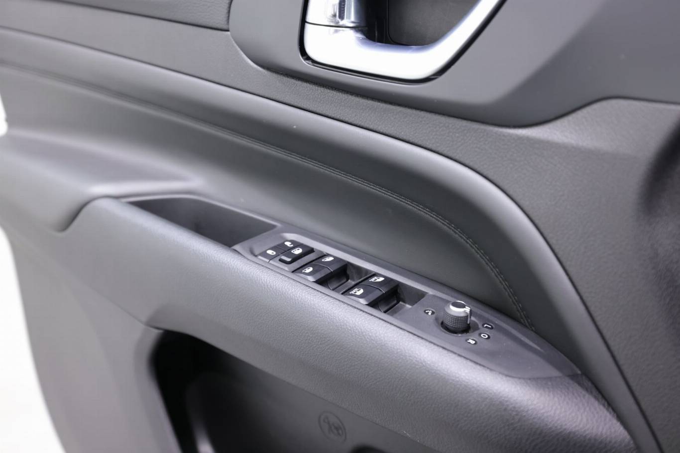 JEEP Compass 33