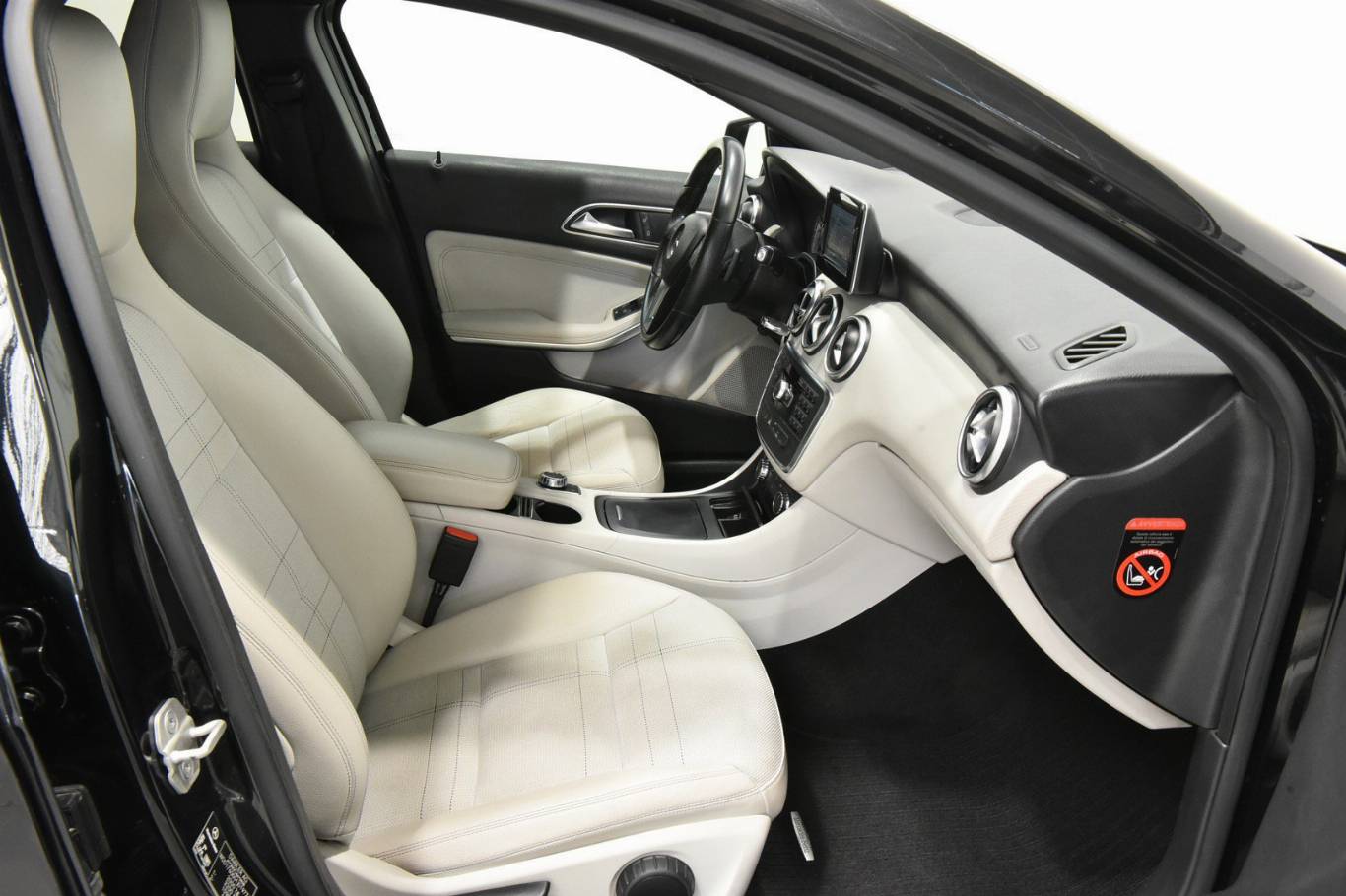 MERCEDES-BENZ A 180 21