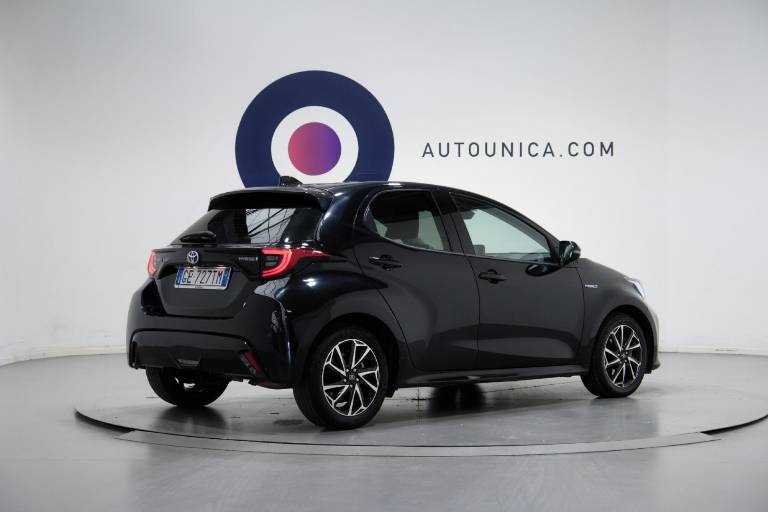 TOYOTA Yaris 14